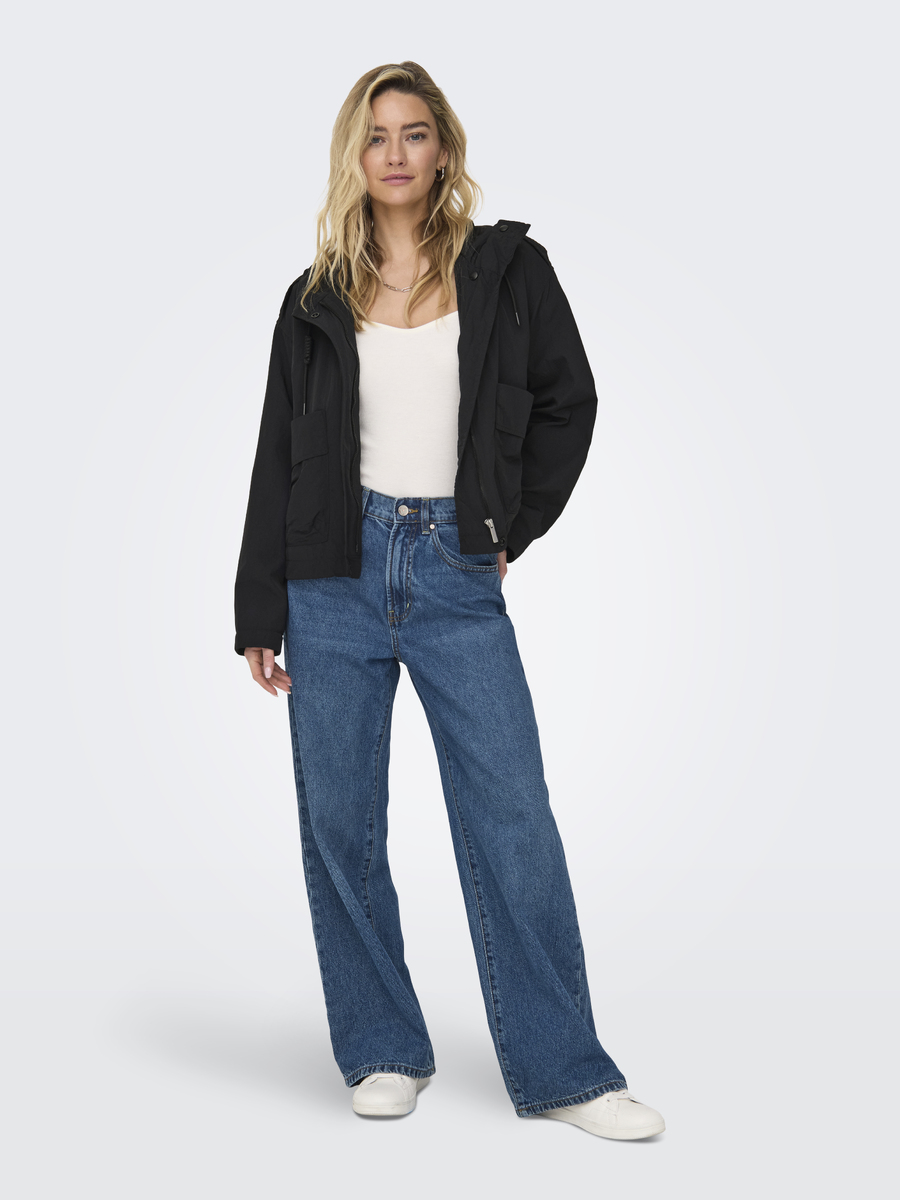 Jacket van het merk Only in het Zwart