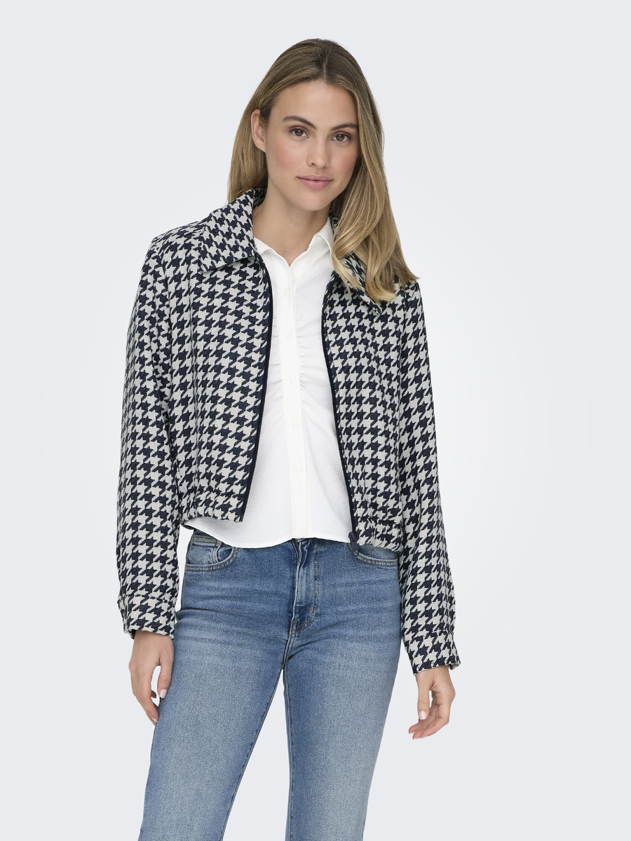 Jacket van het merk Only in het Zwart