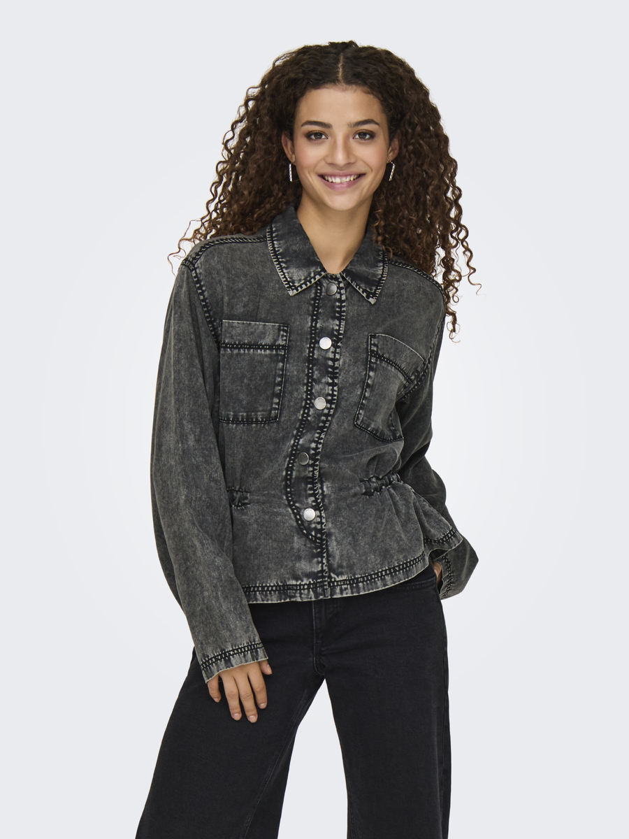 Jacket van het merk Only in het Zwart