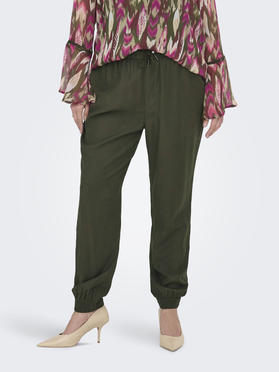 Broek van het merk Only Carmakoma in het Groen