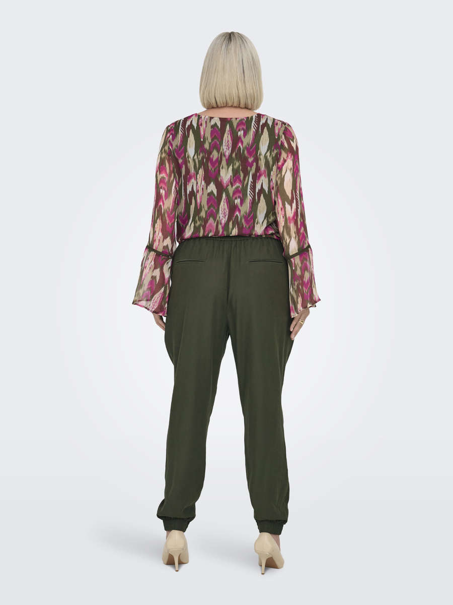Broek van het merk Only Carmakoma in het Groen