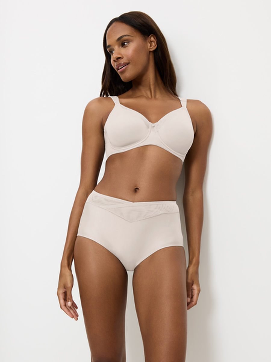 Slip van het merk Triumph in het Beige