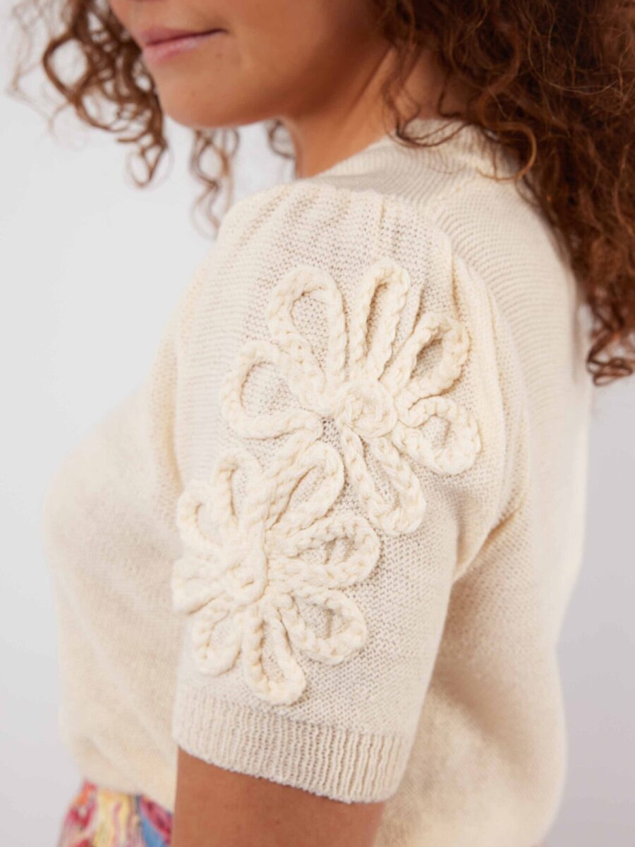 Sweater van het merk C&s The Label in het Beige