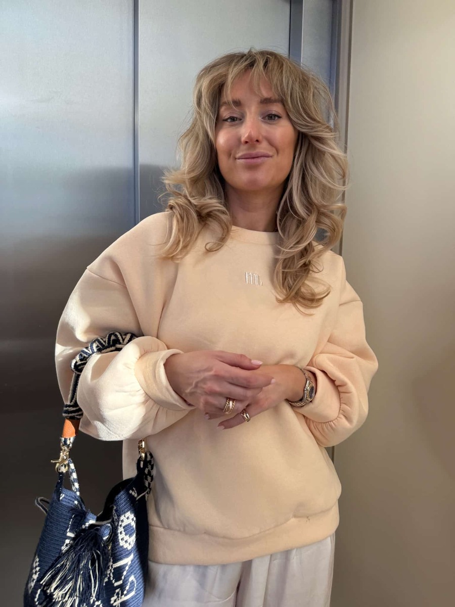 Sweater van het merk Mei-li in het Beige