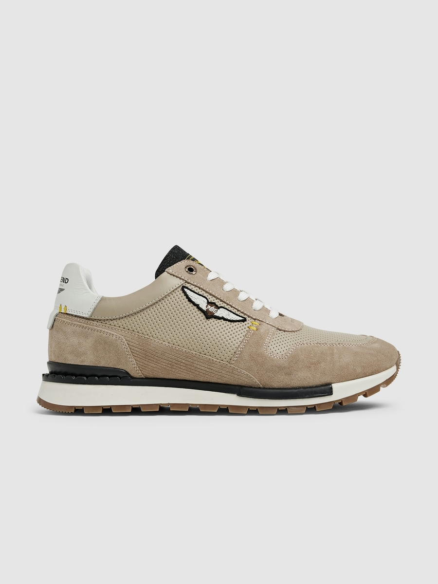 Schoenen van het merk Pme-legend in het Beige