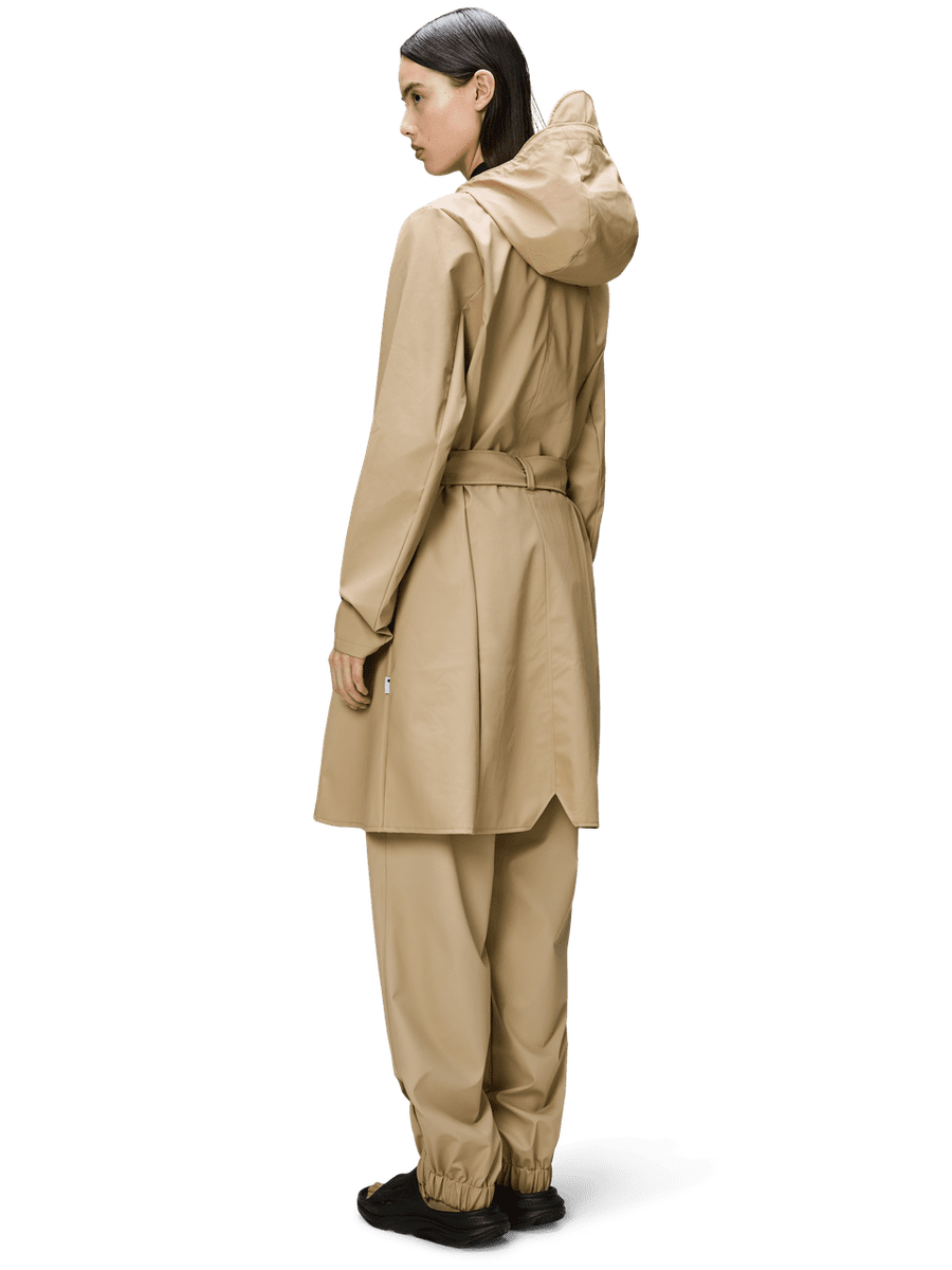 Jas van het merk Rains in het Beige