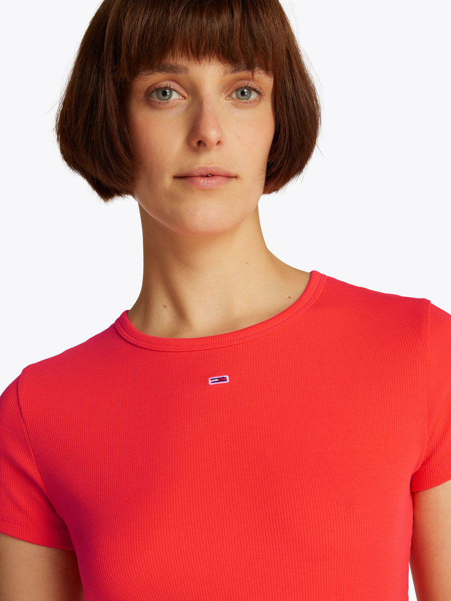 T-shirt van het merk Tommy Jeans in het Rood