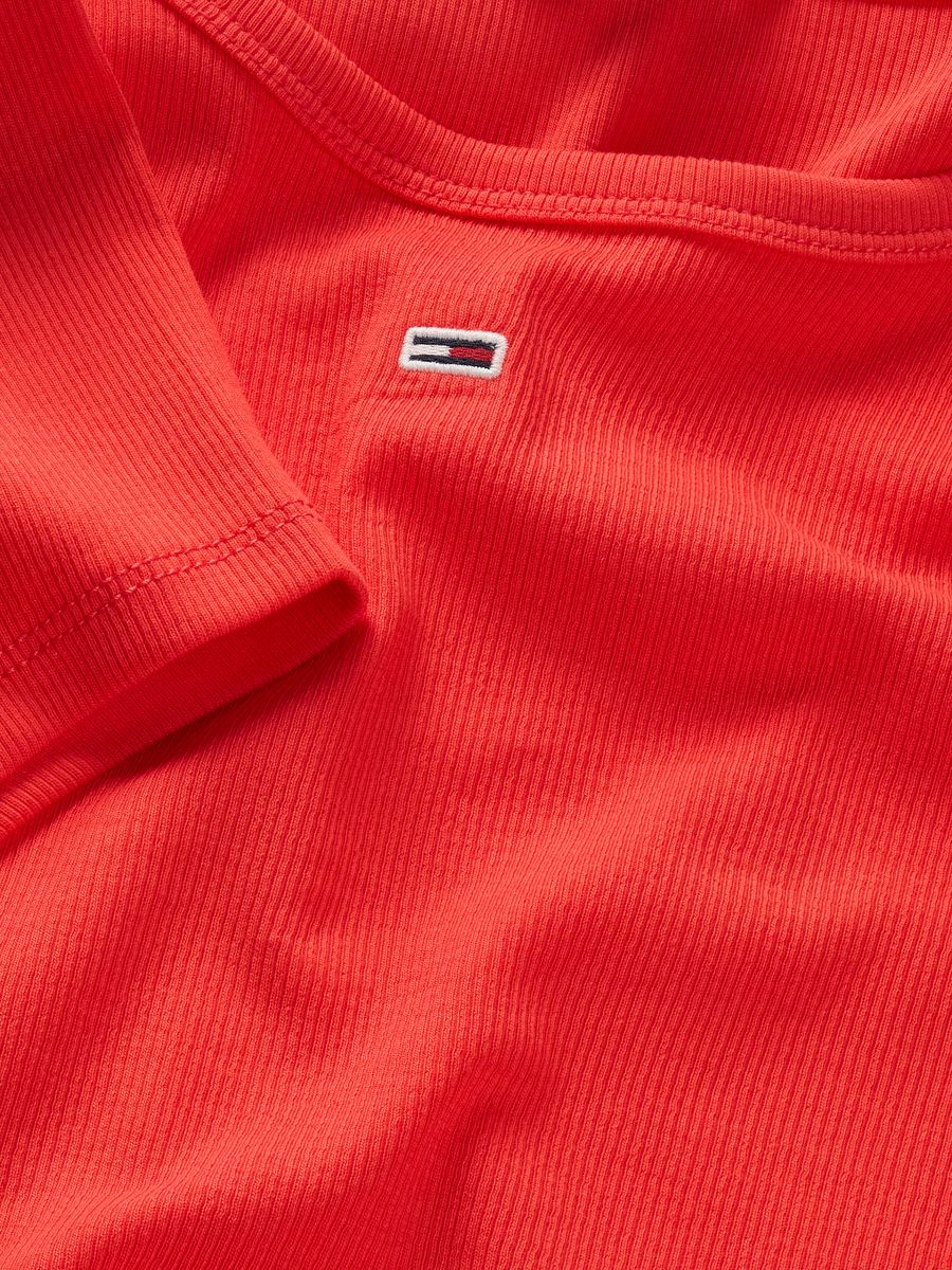 T-shirt van het merk Tommy Jeans in het Rood