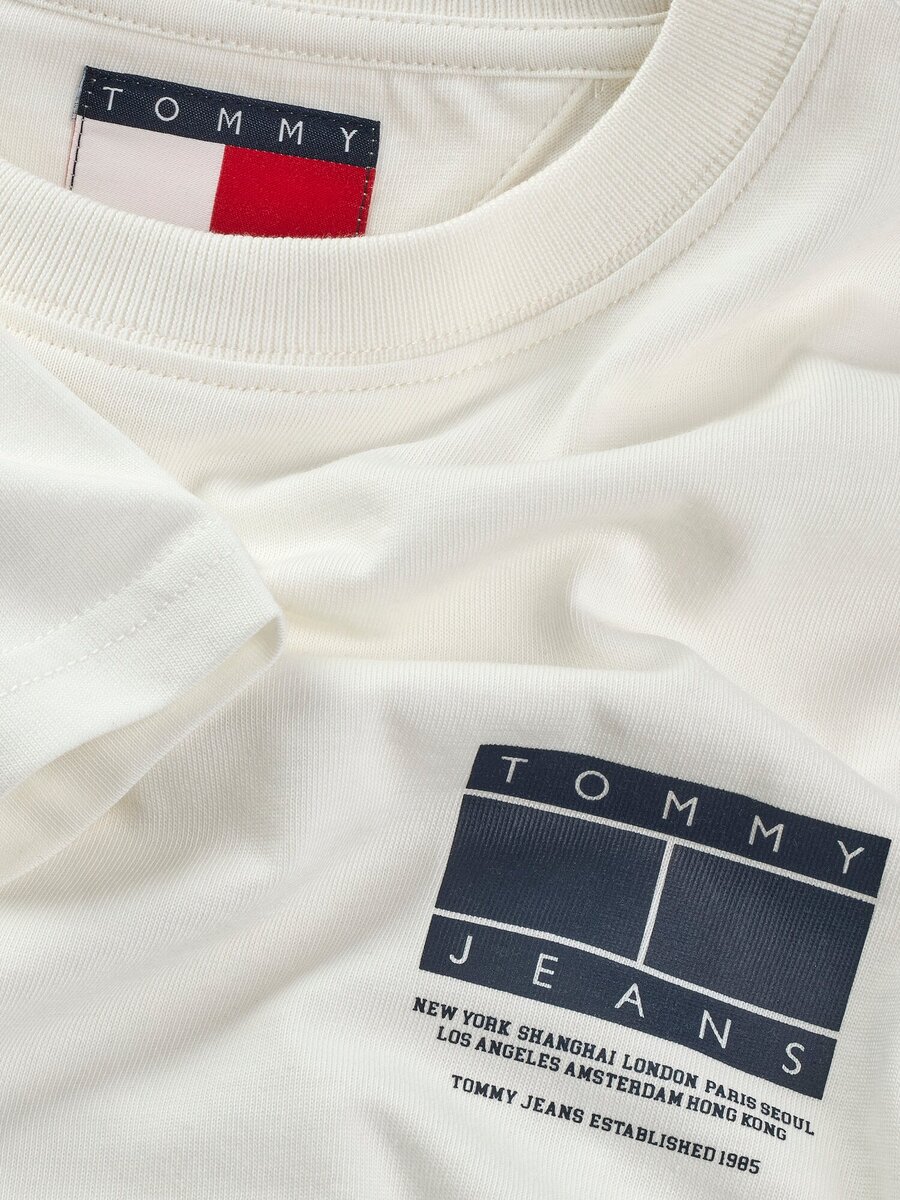 T-shirt van het merk Tommy Jeans in het Ecru
