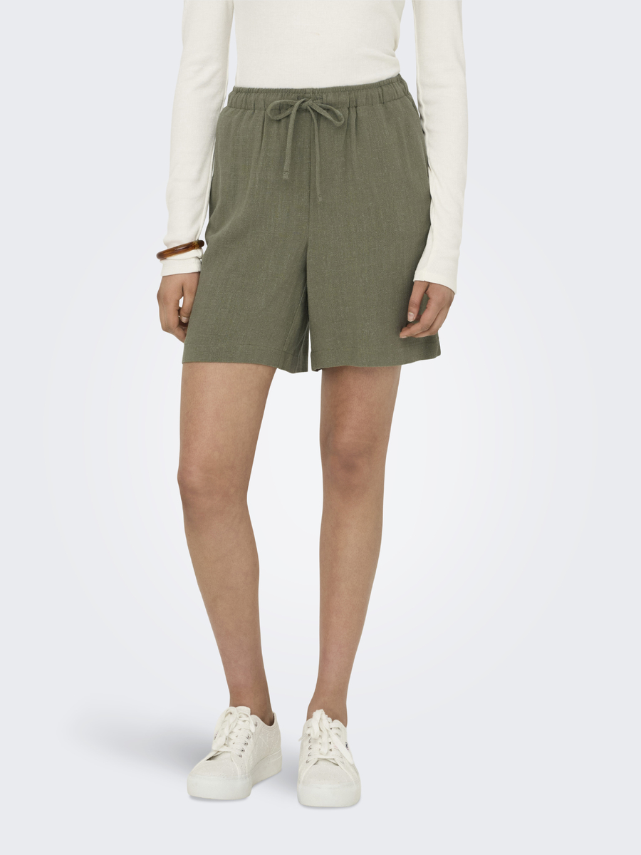 Short van het merk Only in het Kaki
