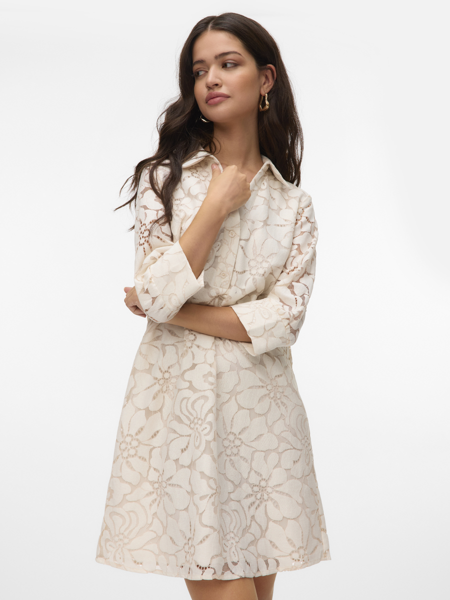 Kleed van het merk Vero Moda in het Beige