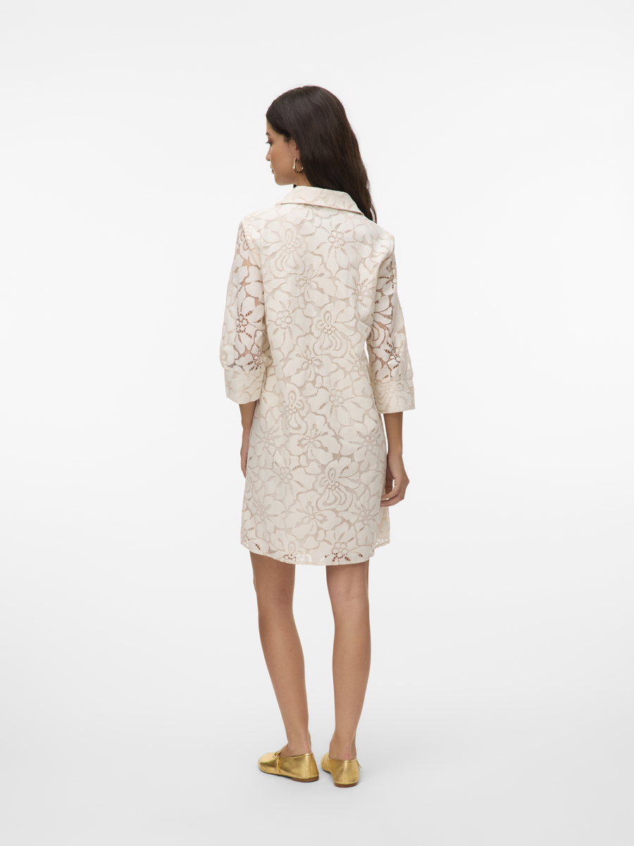 Kleed van het merk Vero Moda in het Beige