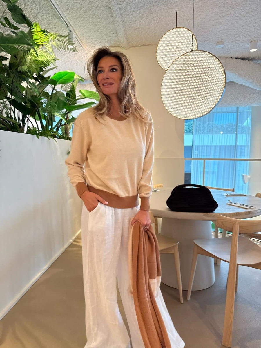 Pull van het merk Mei-li in het Beige