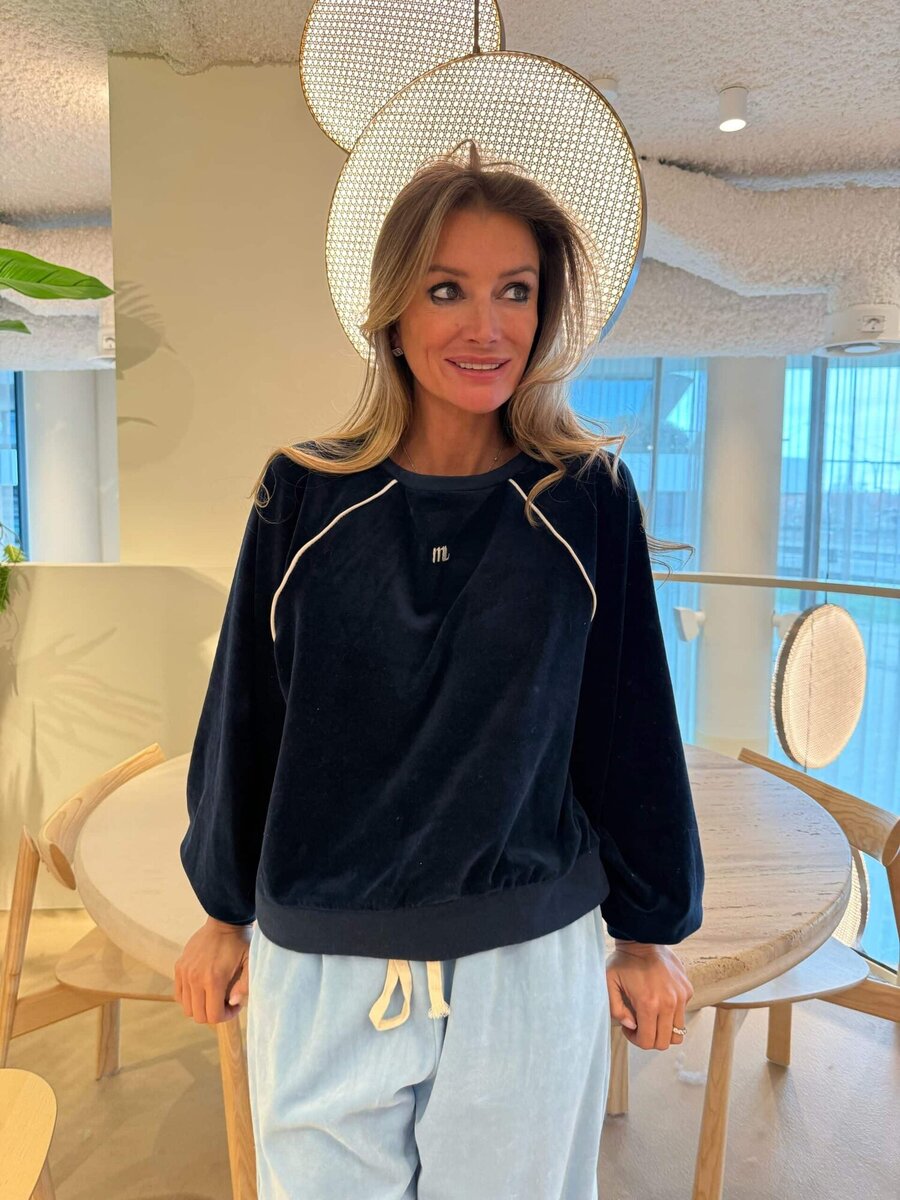 Sweater van het merk Mei-li in het Marine
