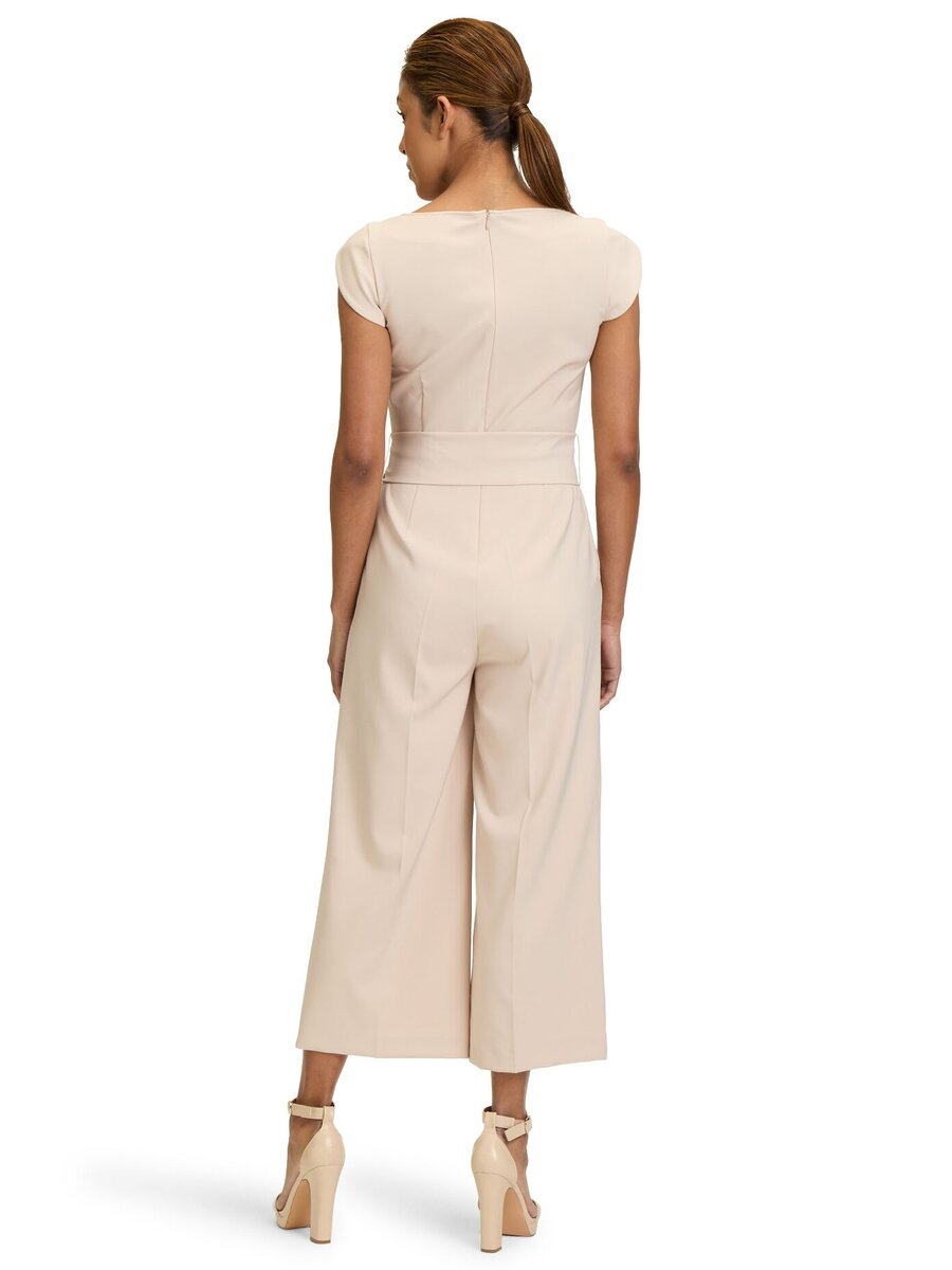 Jumpsuit van het merk Betty Barclay in het Beige