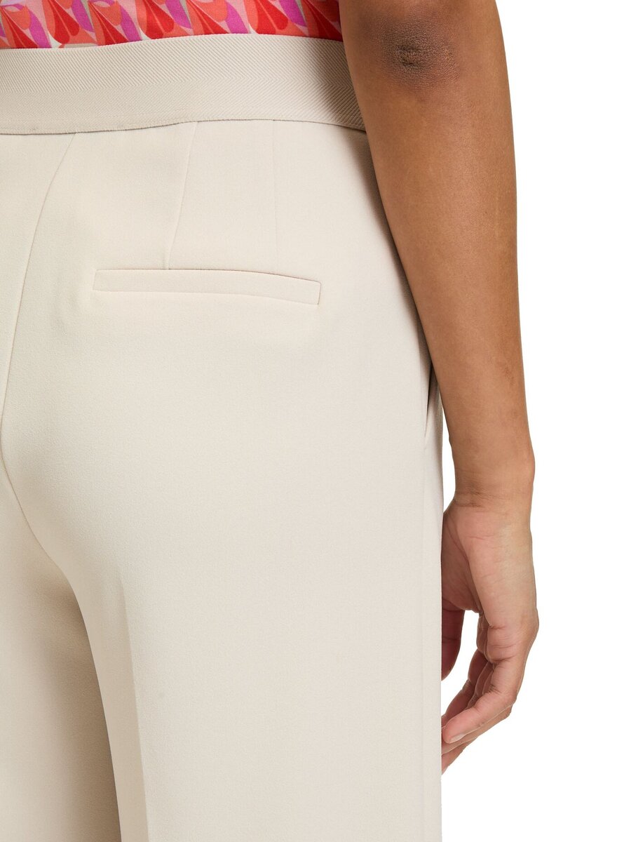 Broek van het merk Betty Barclay in het Beige