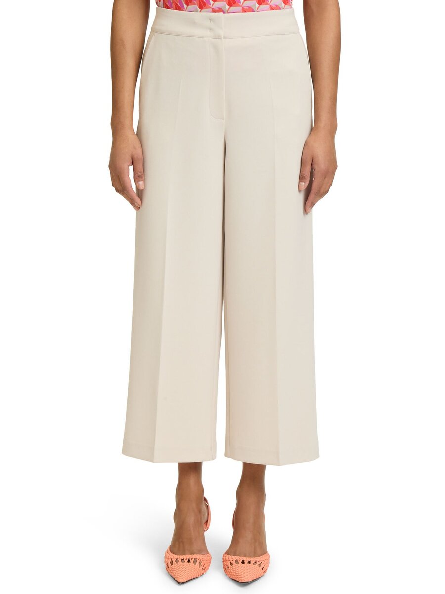 Broek van het merk Betty Barclay in het Beige