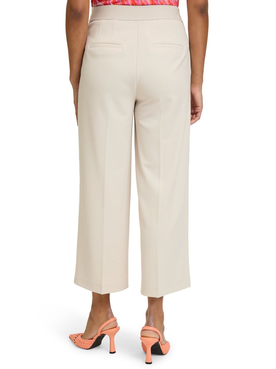 Broek van het merk Betty Barclay in het Beige