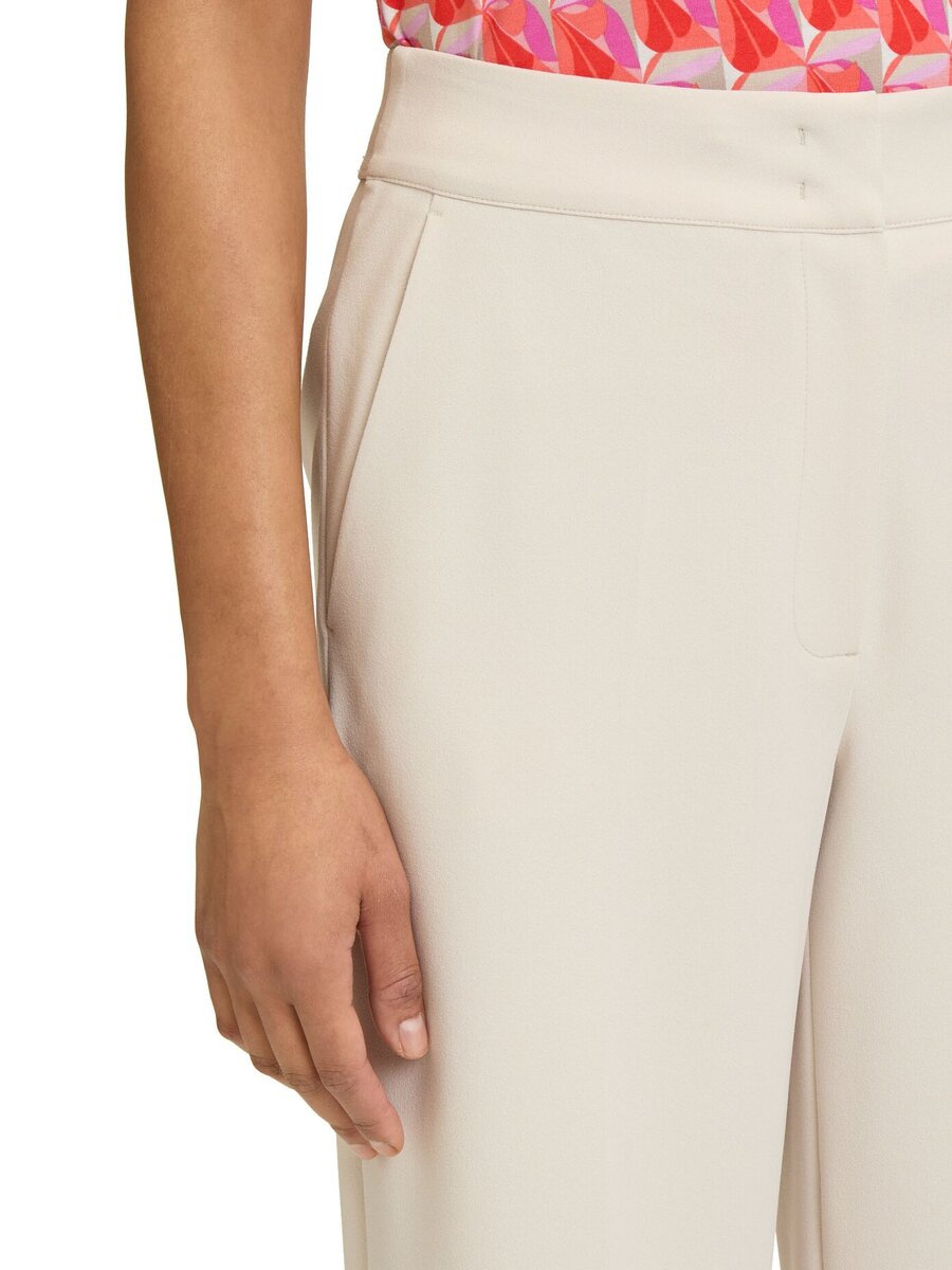 Broek van het merk Betty Barclay in het Beige