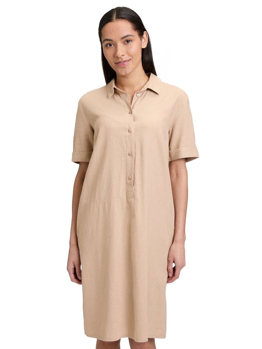 Kleed van het merk Betty Barclay in het Beige
