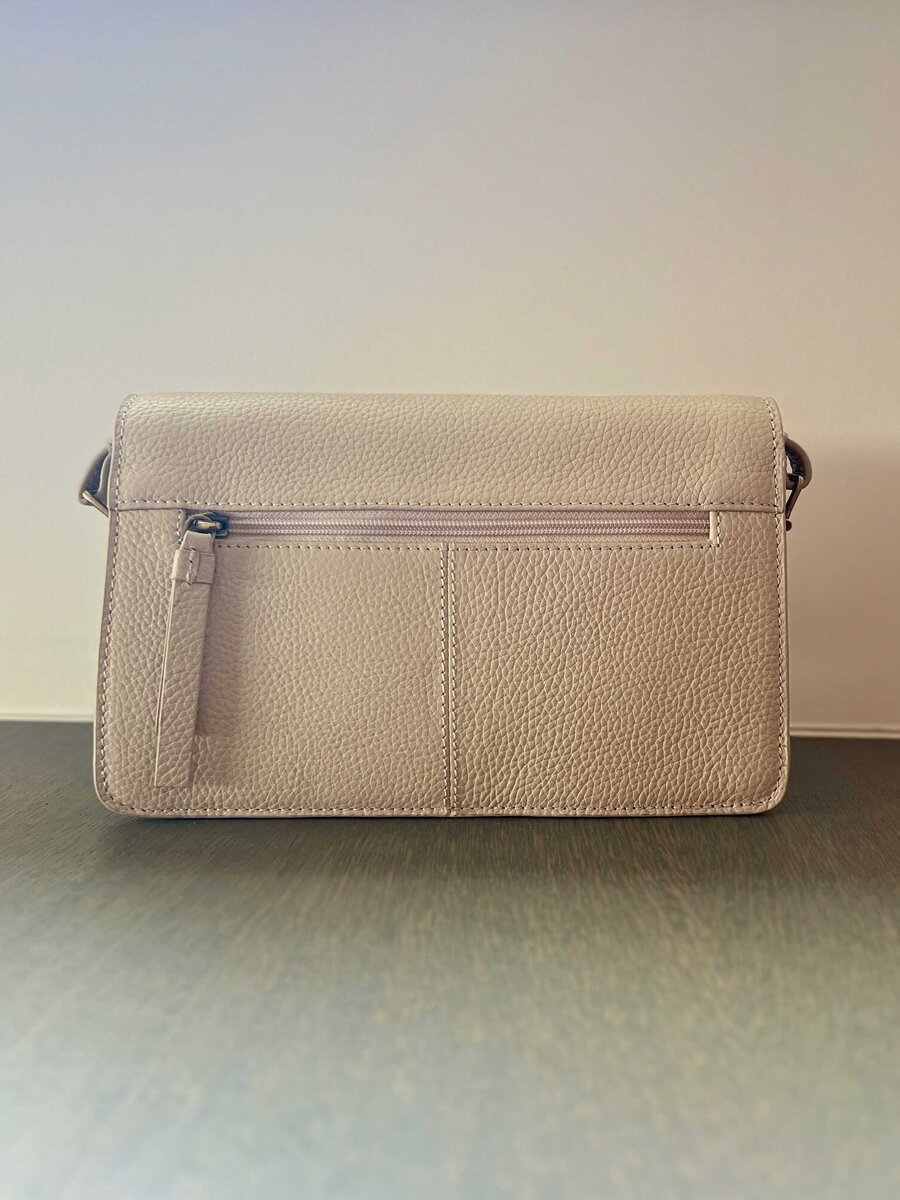 Handtas van het merk Belluga in het Beige
