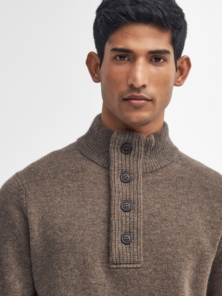 Pull van het merk Barbour in het Beige