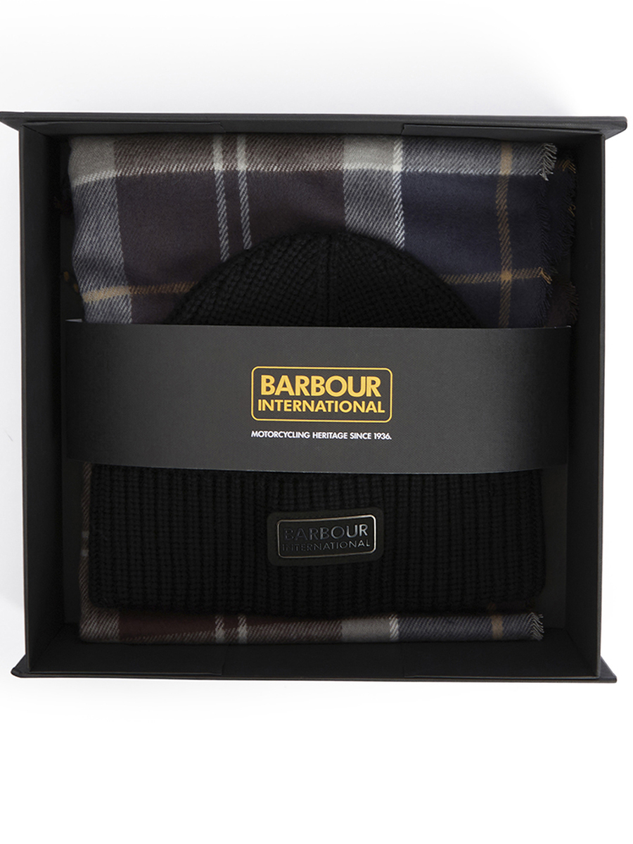Muts van het merk Barbour International in het Zwart
