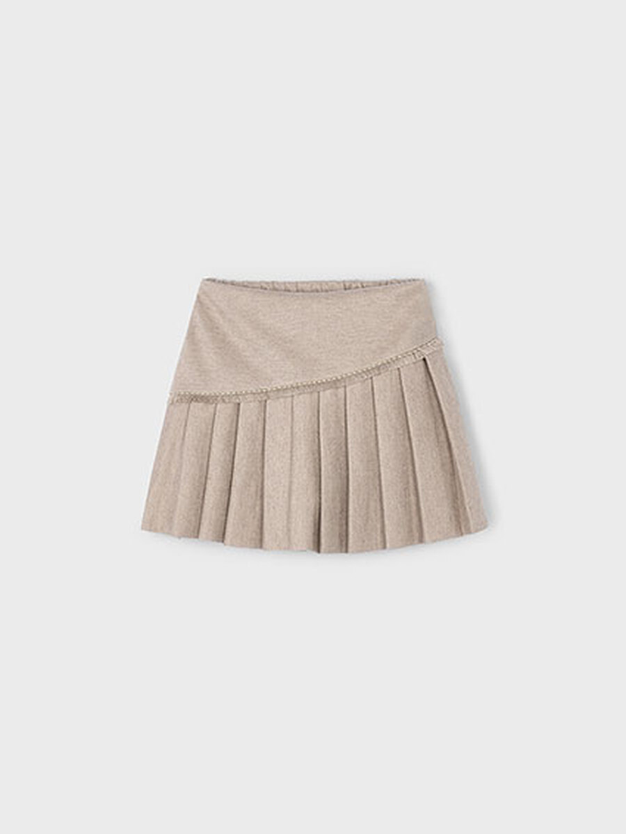 Short van het merk Mayoral in het Beige