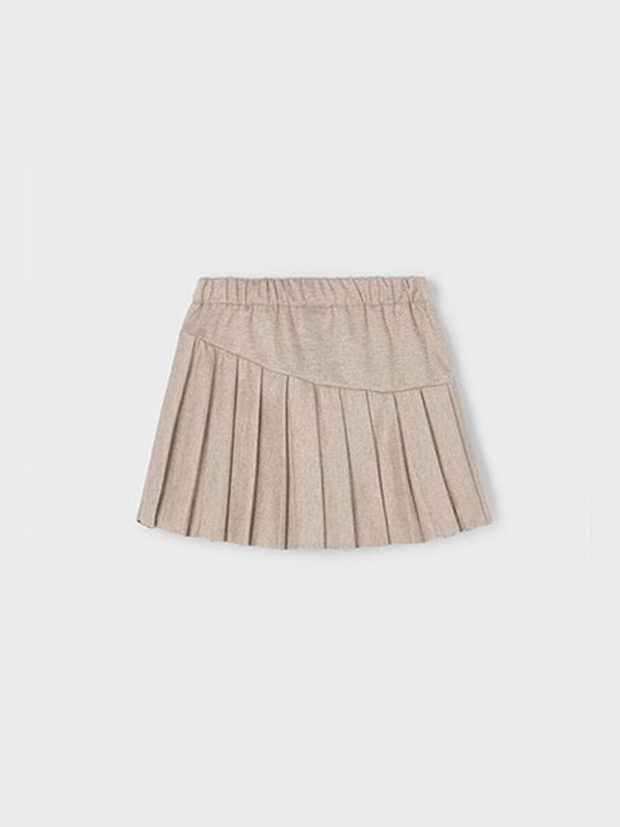 Short van het merk Mayoral in het Beige