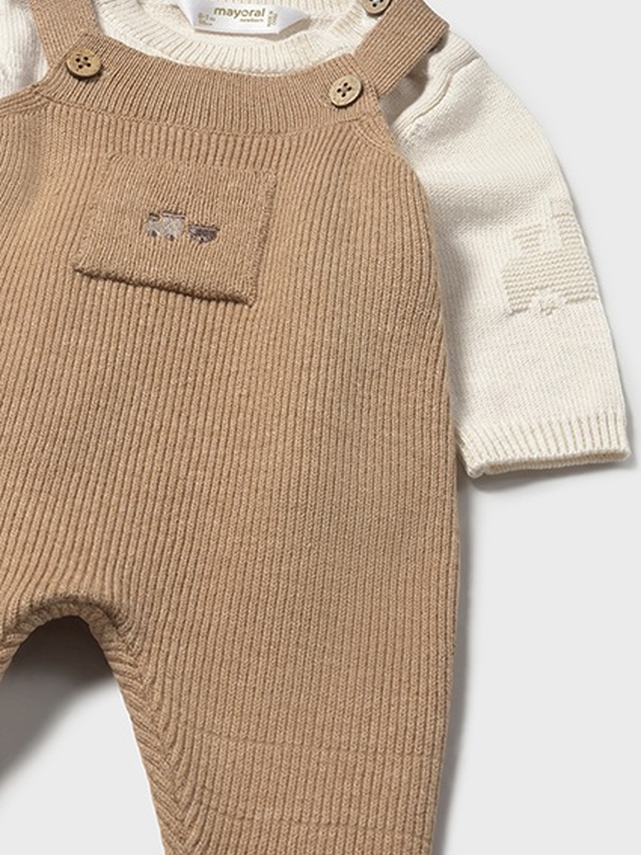 Set van het merk Mayoral in het Beige