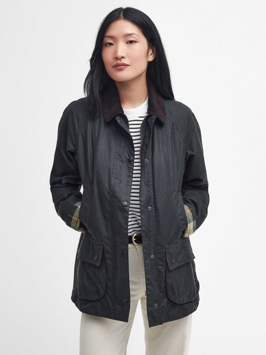 Vest van het merk Barbour in het Marine