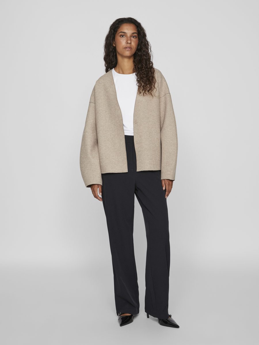Jacket van het merk Vila in het Beige