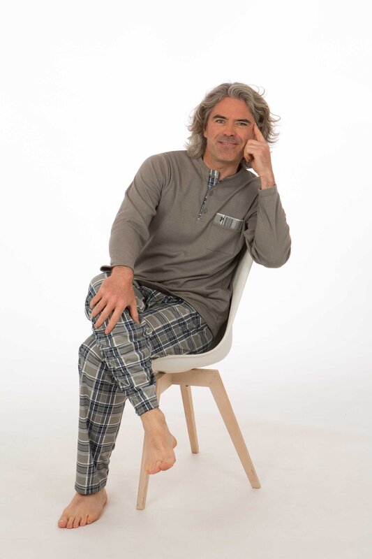 Pyjama van het merk Perlina in het Grijs
