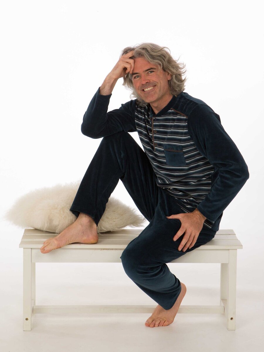 Pyjama van het merk Perlina in het Marine Pyjama van het merk Perlina in het Marine