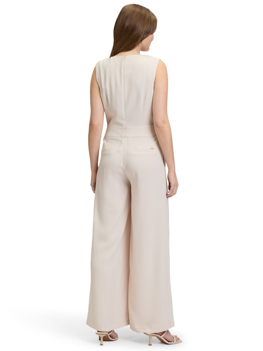 Jumpsuit van het merk Betty & Co  in het Beige