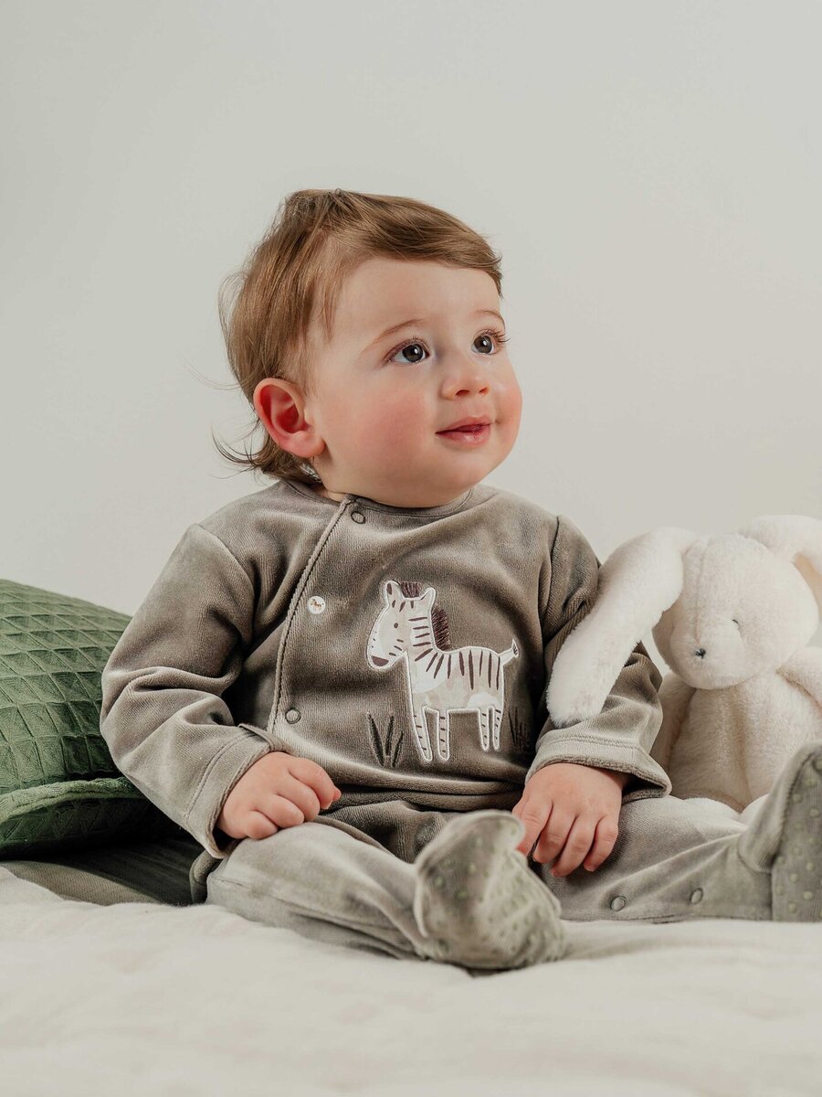 Pyjama van het merk Noukies in het Grijs