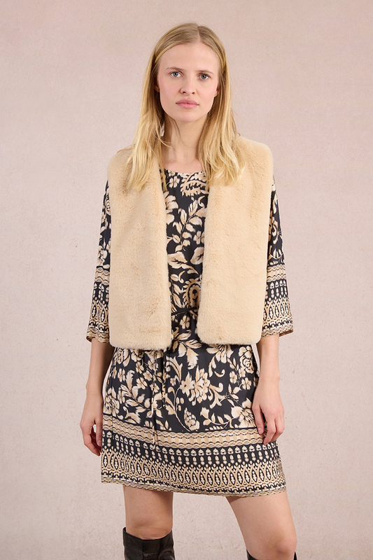 Bodywarmer van het merk Molly Bracken in het Beige