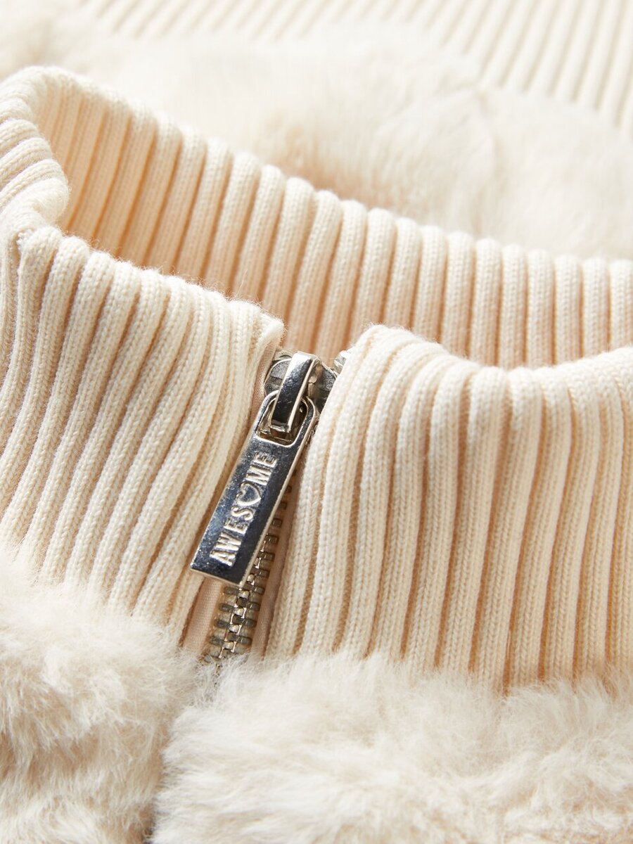 Vest van het merk Awesome in het Beige