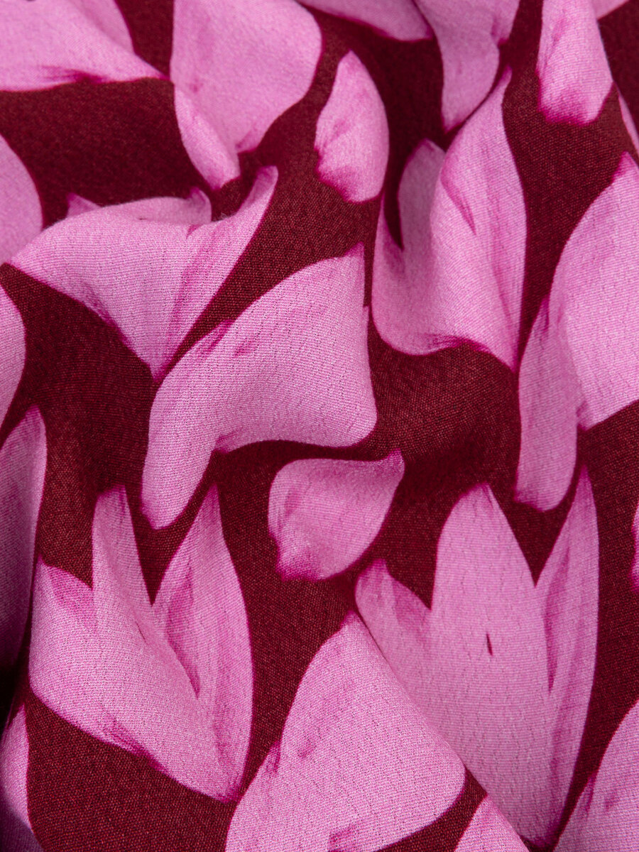 Bloes van het merk Ydence in het Roze