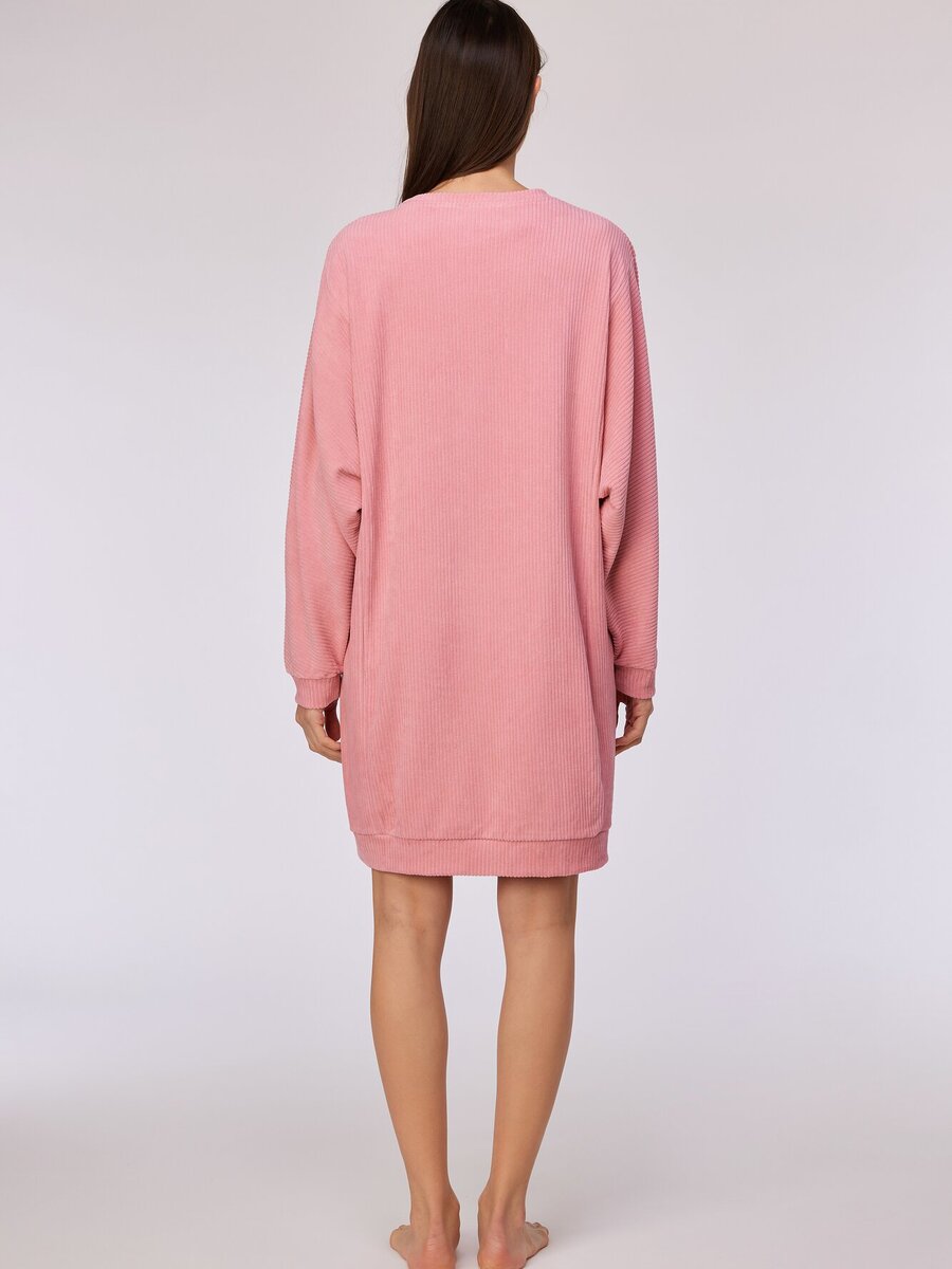 Slaapkleed van het merk Woody in het Roze