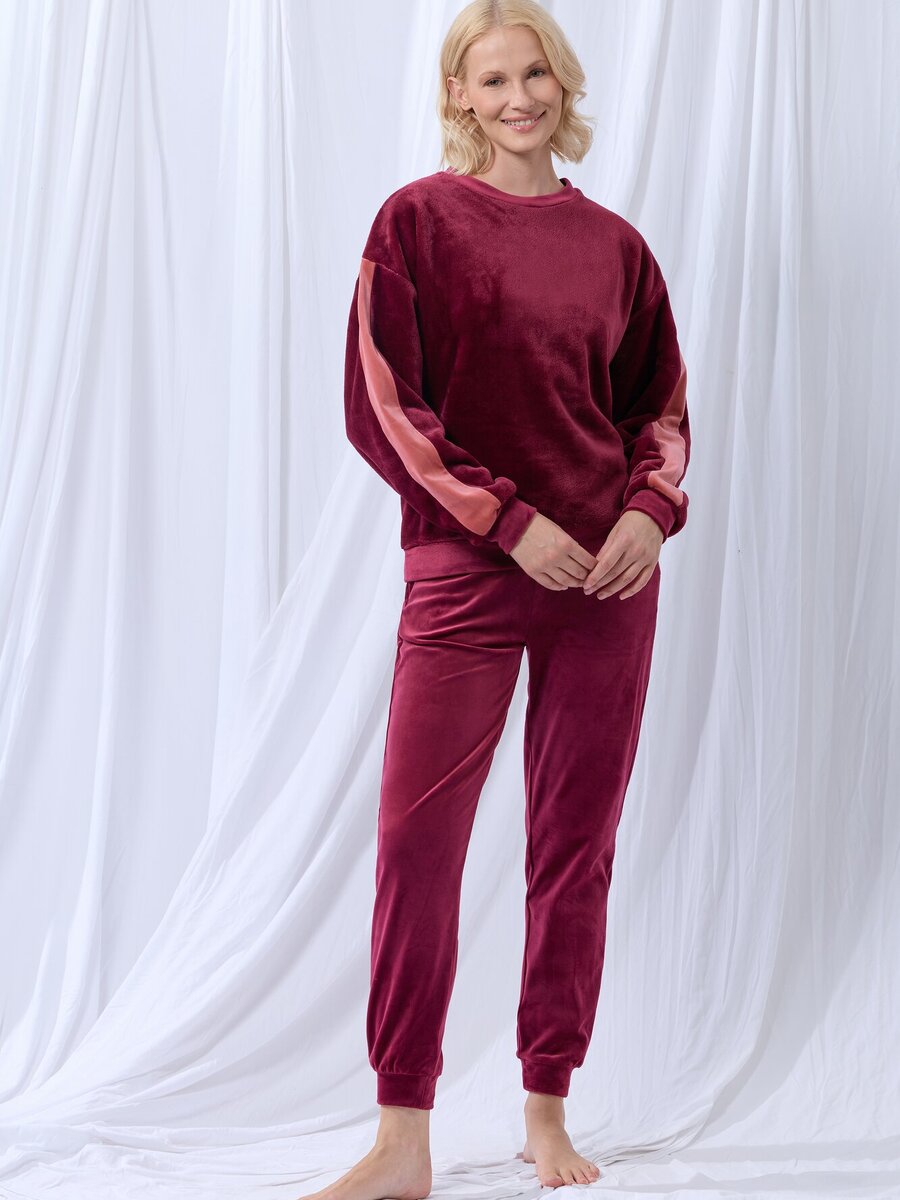 Pyjama van het merk Lords&lilies in het Rood