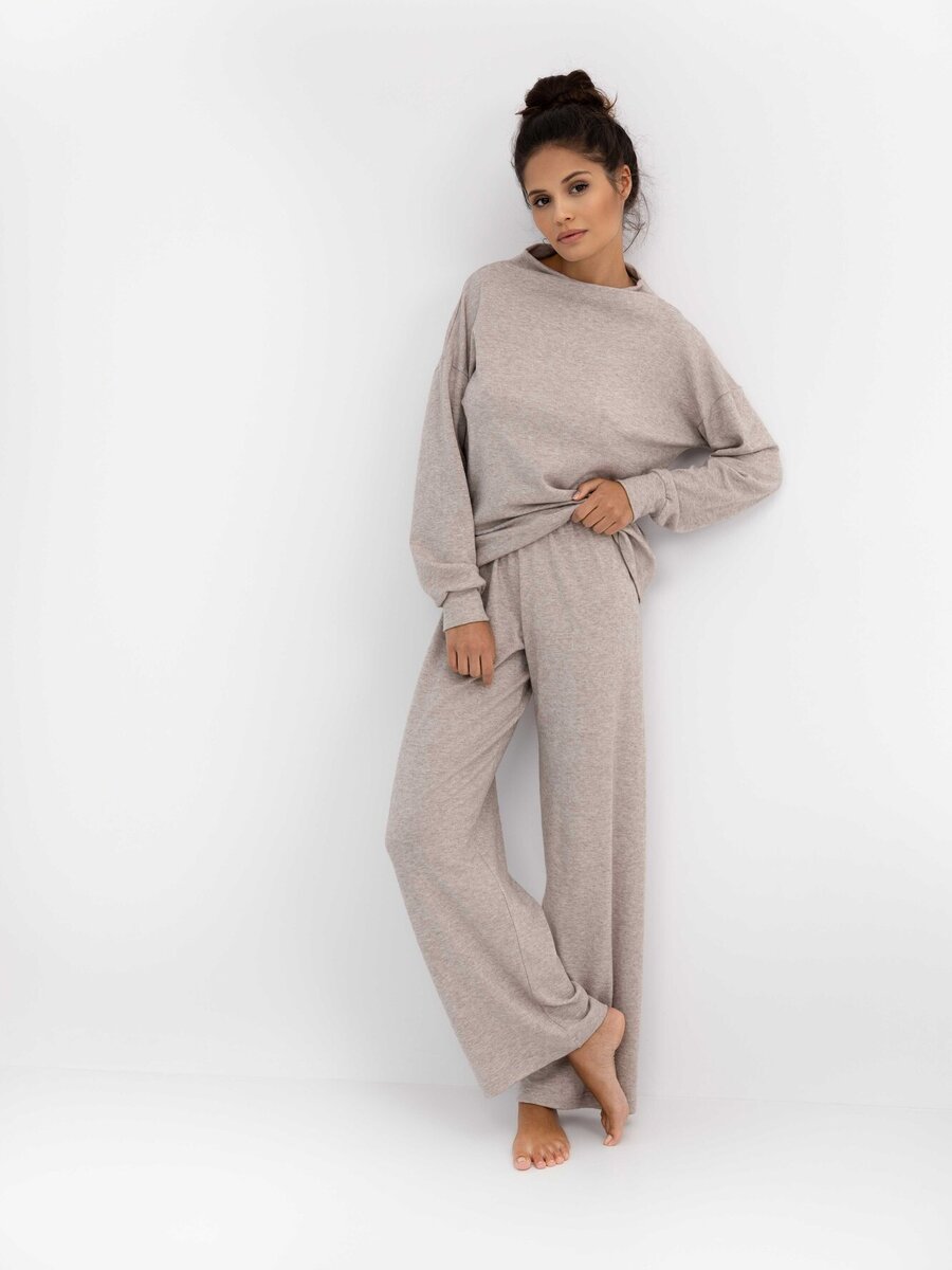 Pyjama van het merk Sensis in het Beige