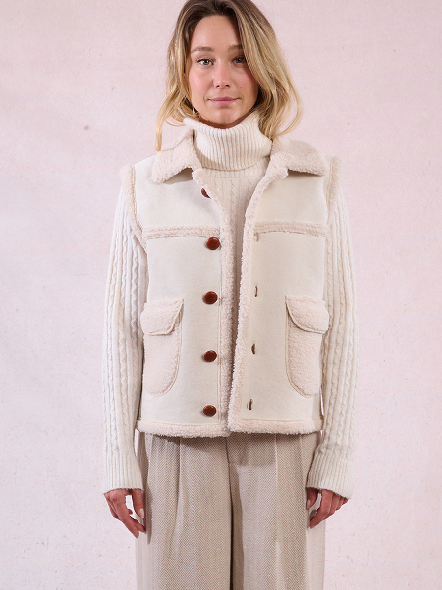 Bodywarmer van het merk Molly Bracken in het Beige
