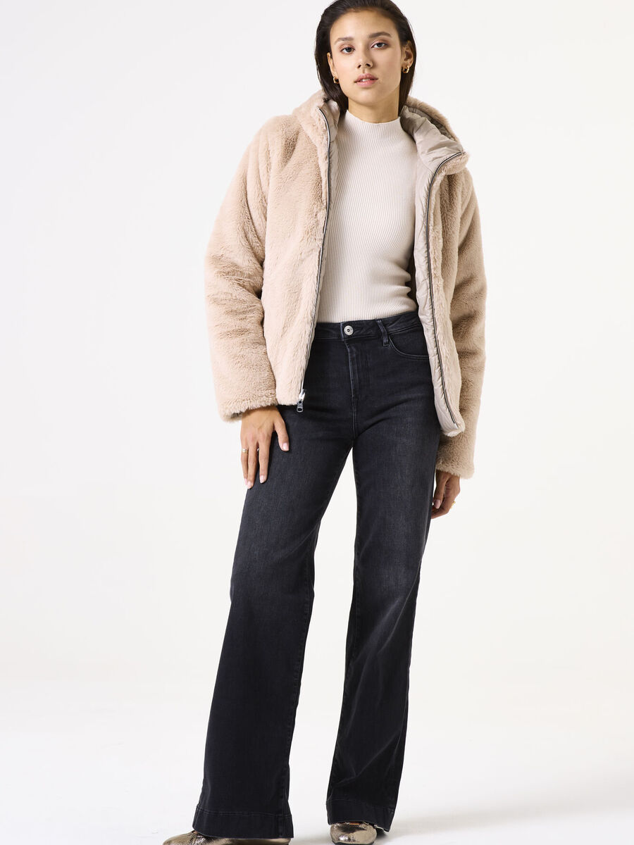 Jas van het merk Garcia in het Beige