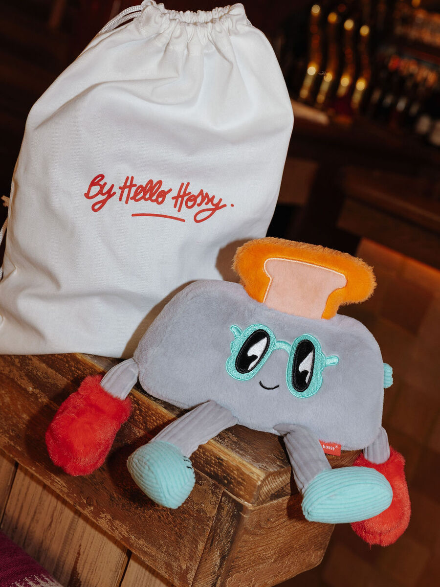 Knuffel van het merk Hello Hossy in het Grijs