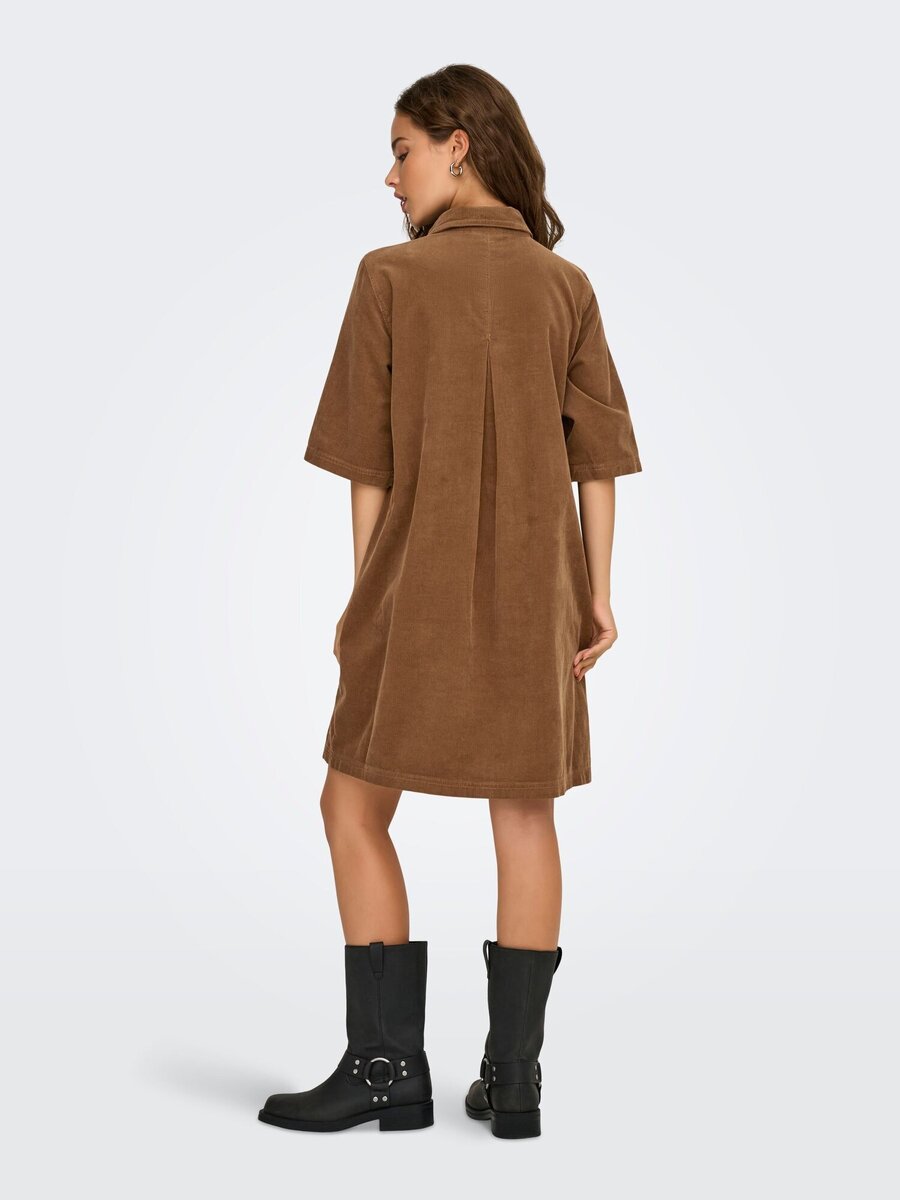 Kleed van het merk Only in het Bruin