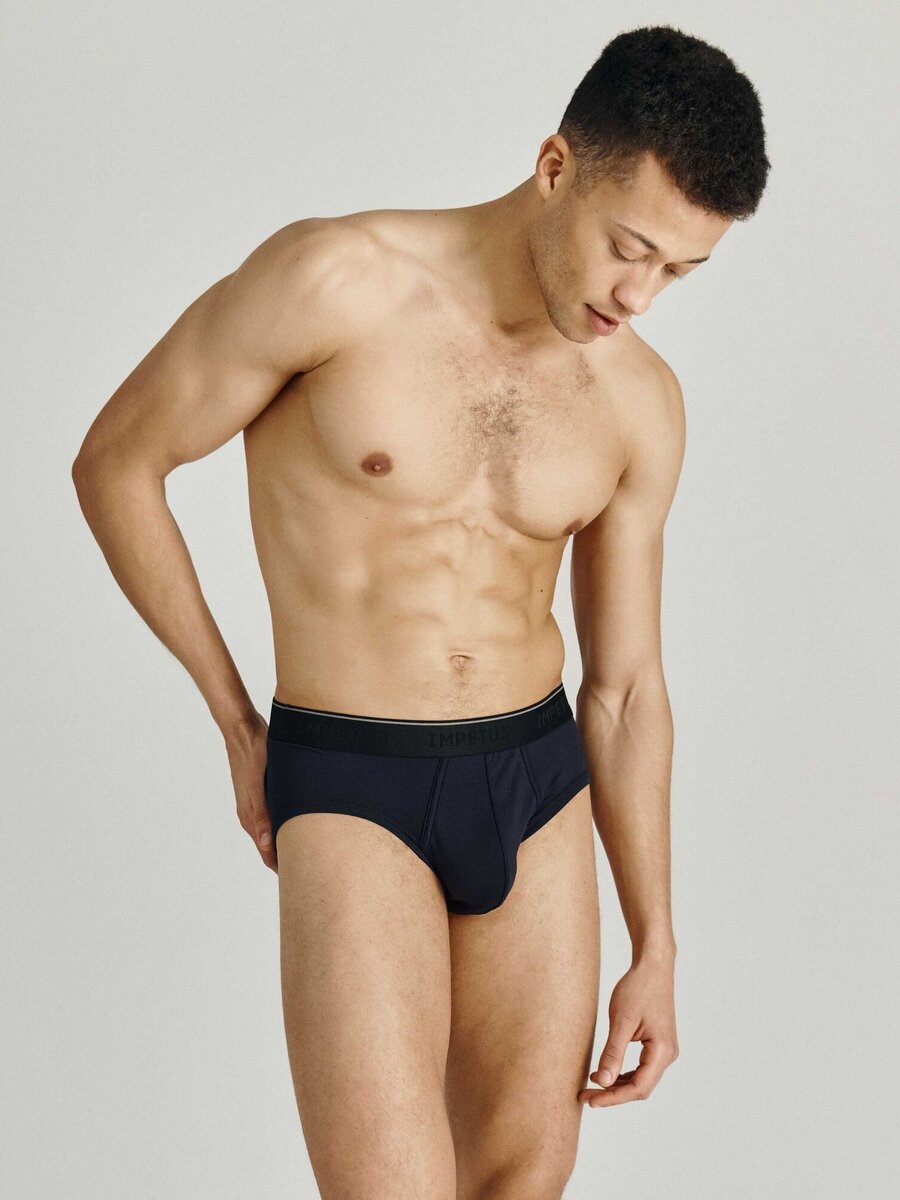 Slip van het merk Impetus in het Marine