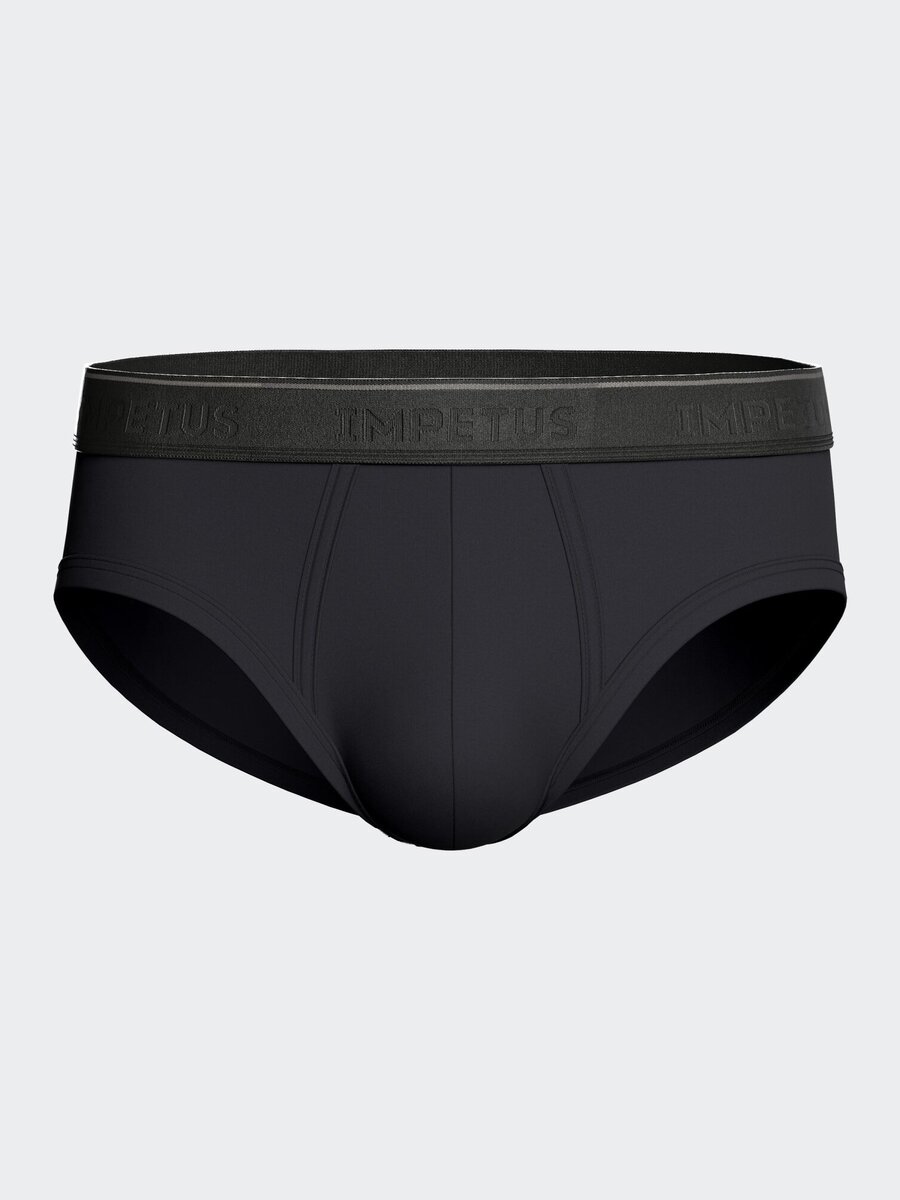 Slip van het merk Impetus in het Marine