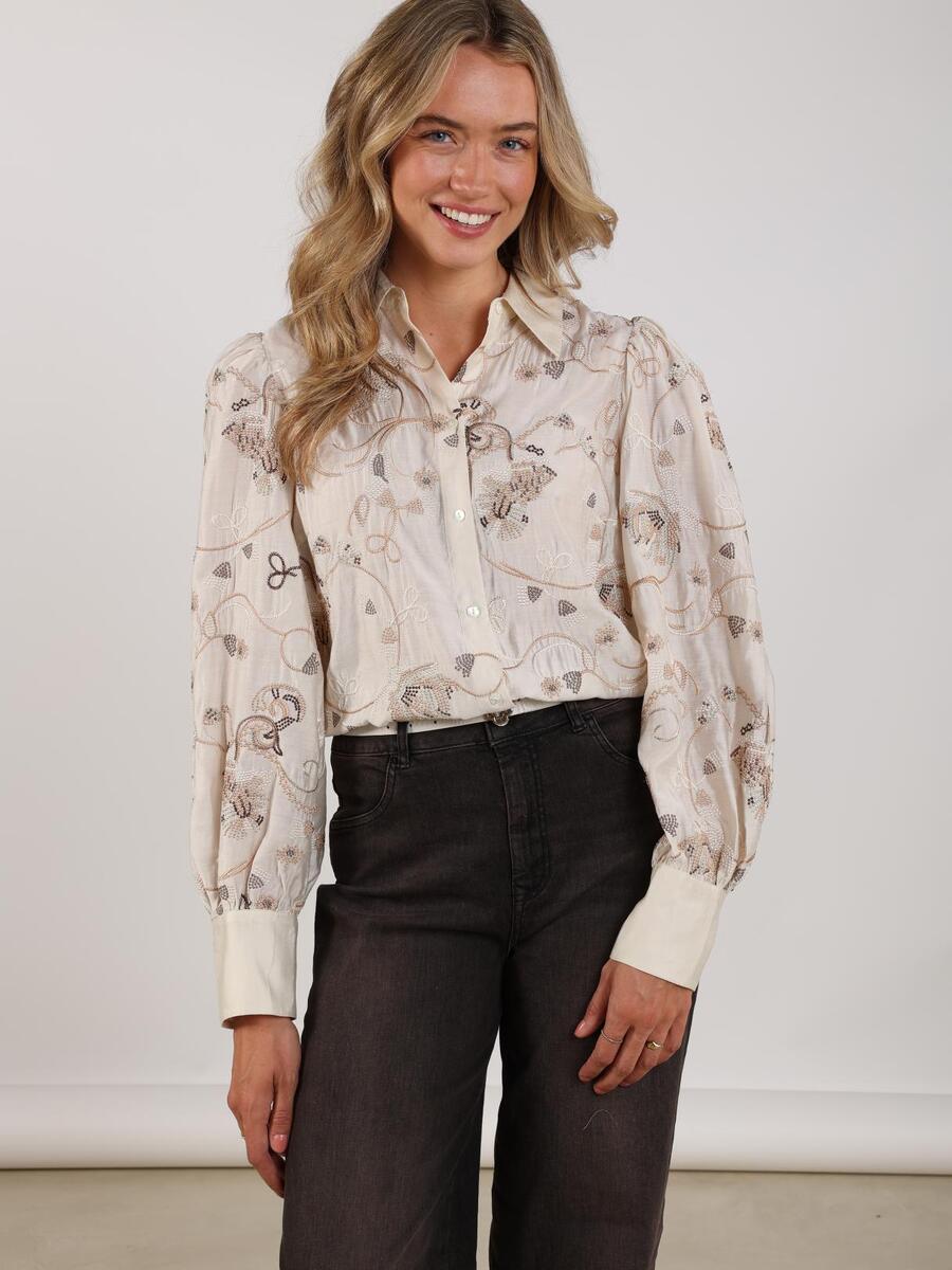 Bloes van het merk Nukus in het Beige