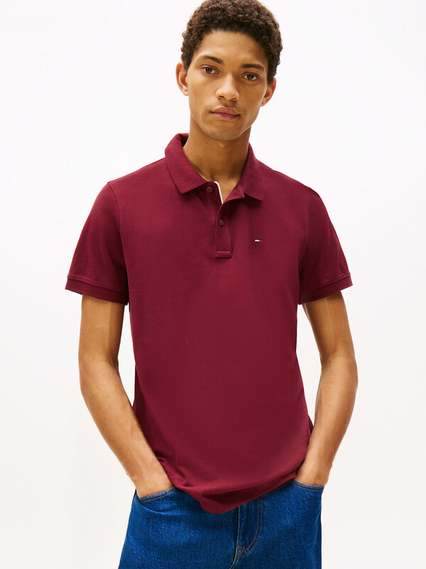 Polo van het merk Tommy Jeans in het Rood Polo van het merk Tommy Jeans in het Rood